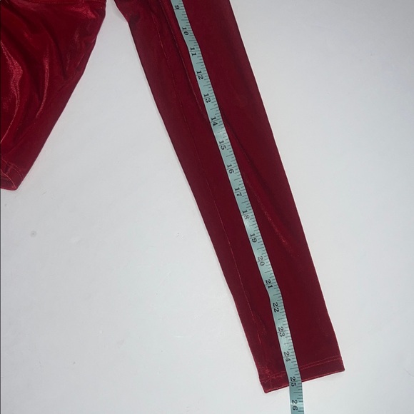 Hollister Scarlet Velvet Crop Top - Picture 6 of 7